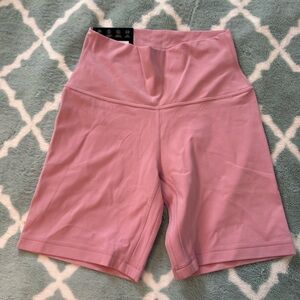 NWT TNA Aritzia Butter Short High Rise 7” - Tart Pink
